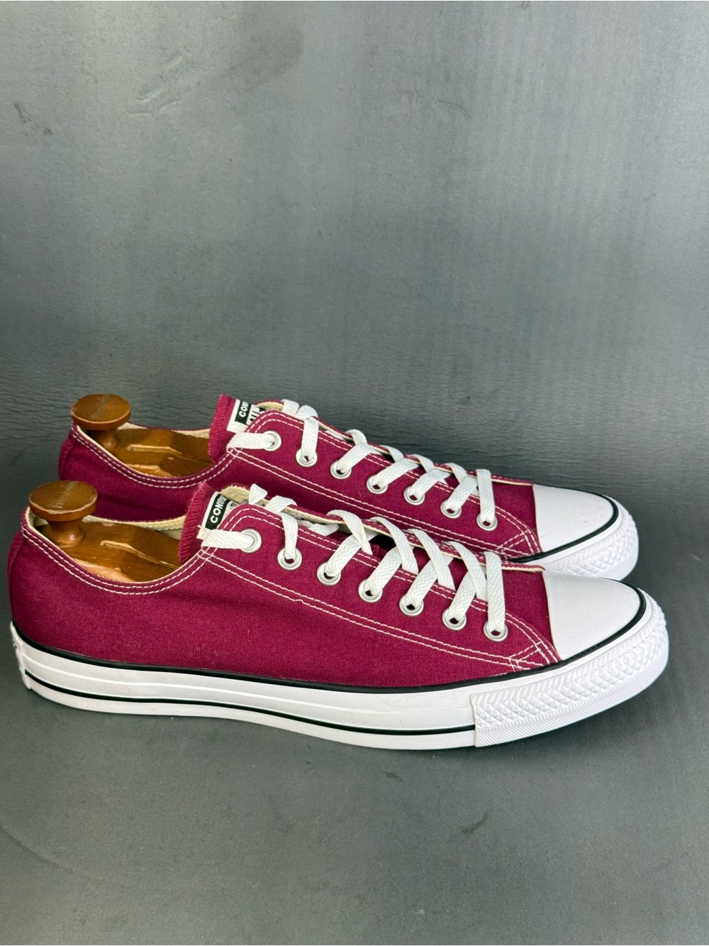 Converse Chuck Taylor All Star Low Top Burgundy sneaker shoes men’s size 12
